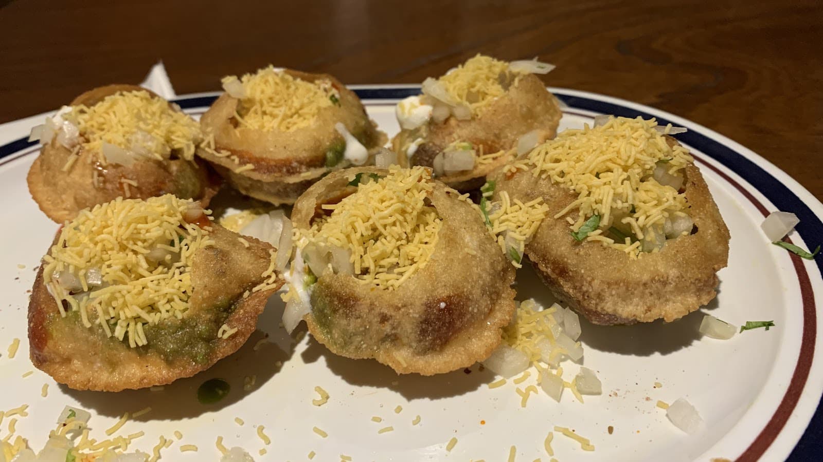 Dahi Poori yang lazat di Halal Veg Kitchen di Okachimachi