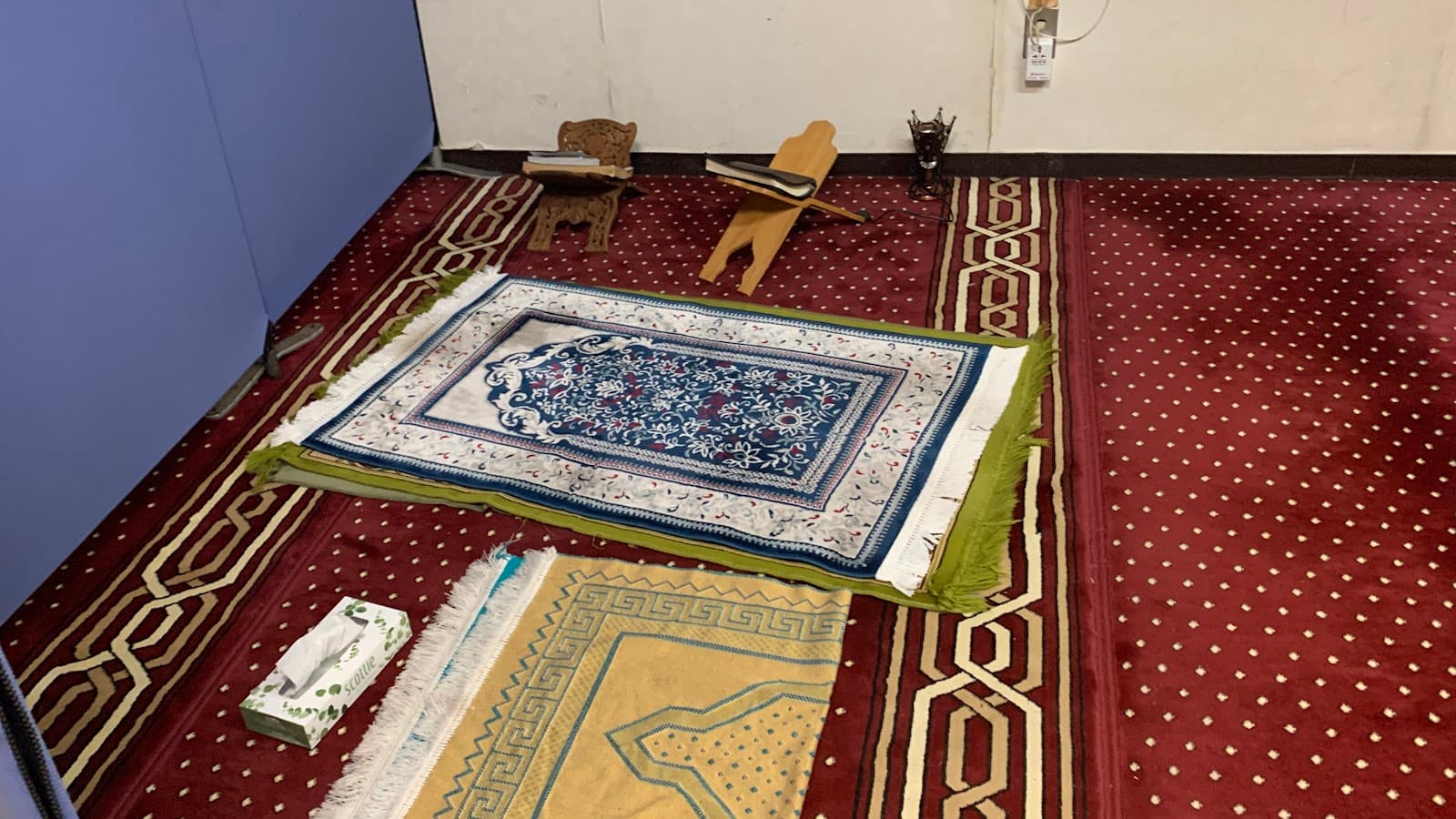 Masjid di Antara Jalan Paling Sibuk di Shin-Okubo