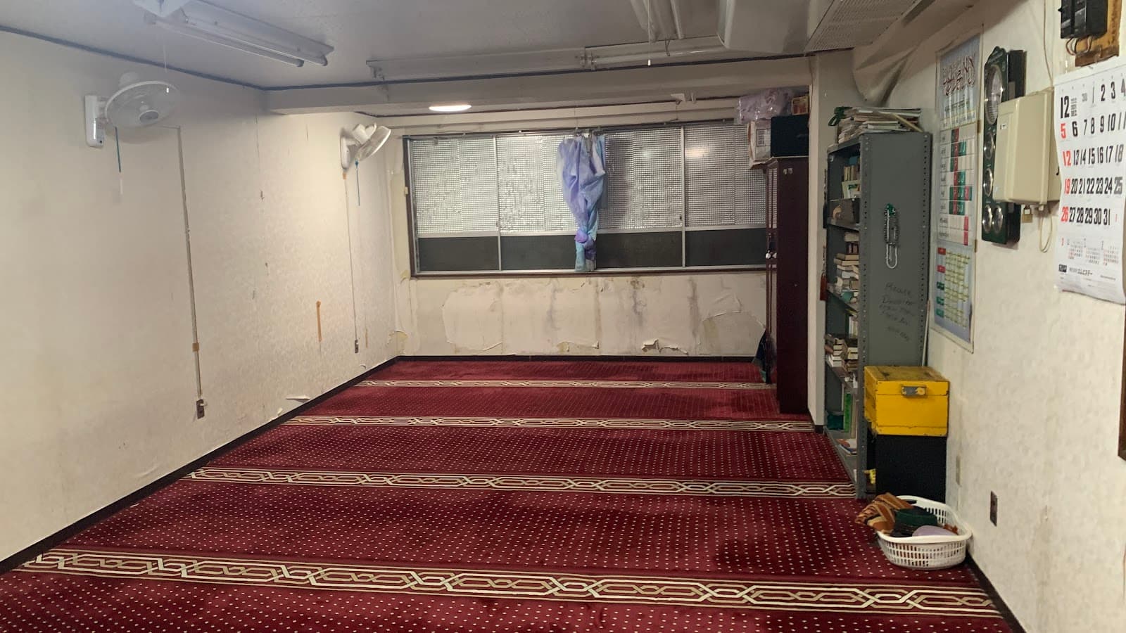 Masjid di Antara Jalan Paling Sibuk di Shin-Okubo - 1
