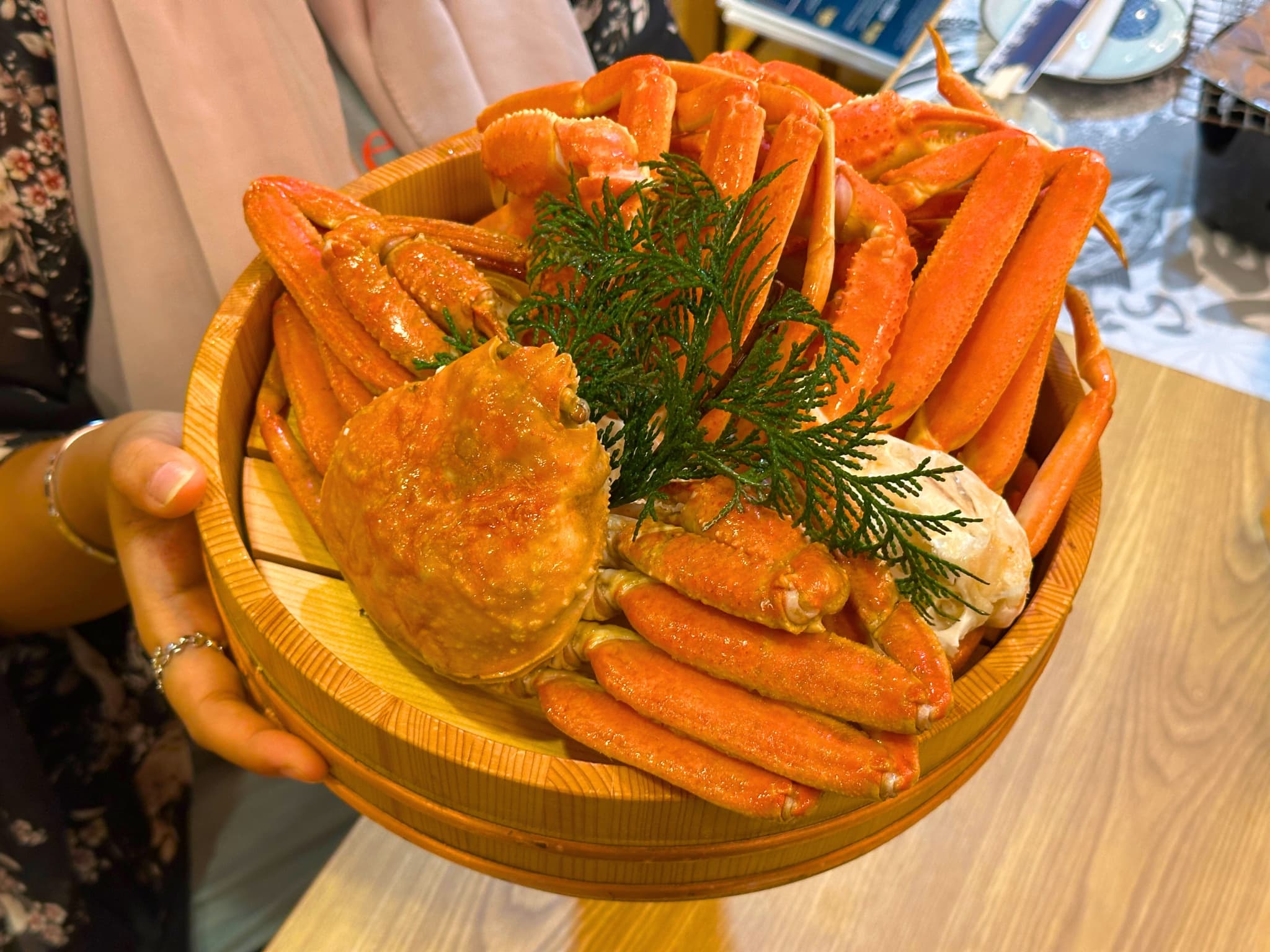 Sushi Bar FUJIYAMA TOKYO: Sushi Halal All-You-Can-Eat dan Kepiting Salju di Shinjuku - 1