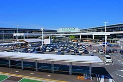 ターミナル1外観