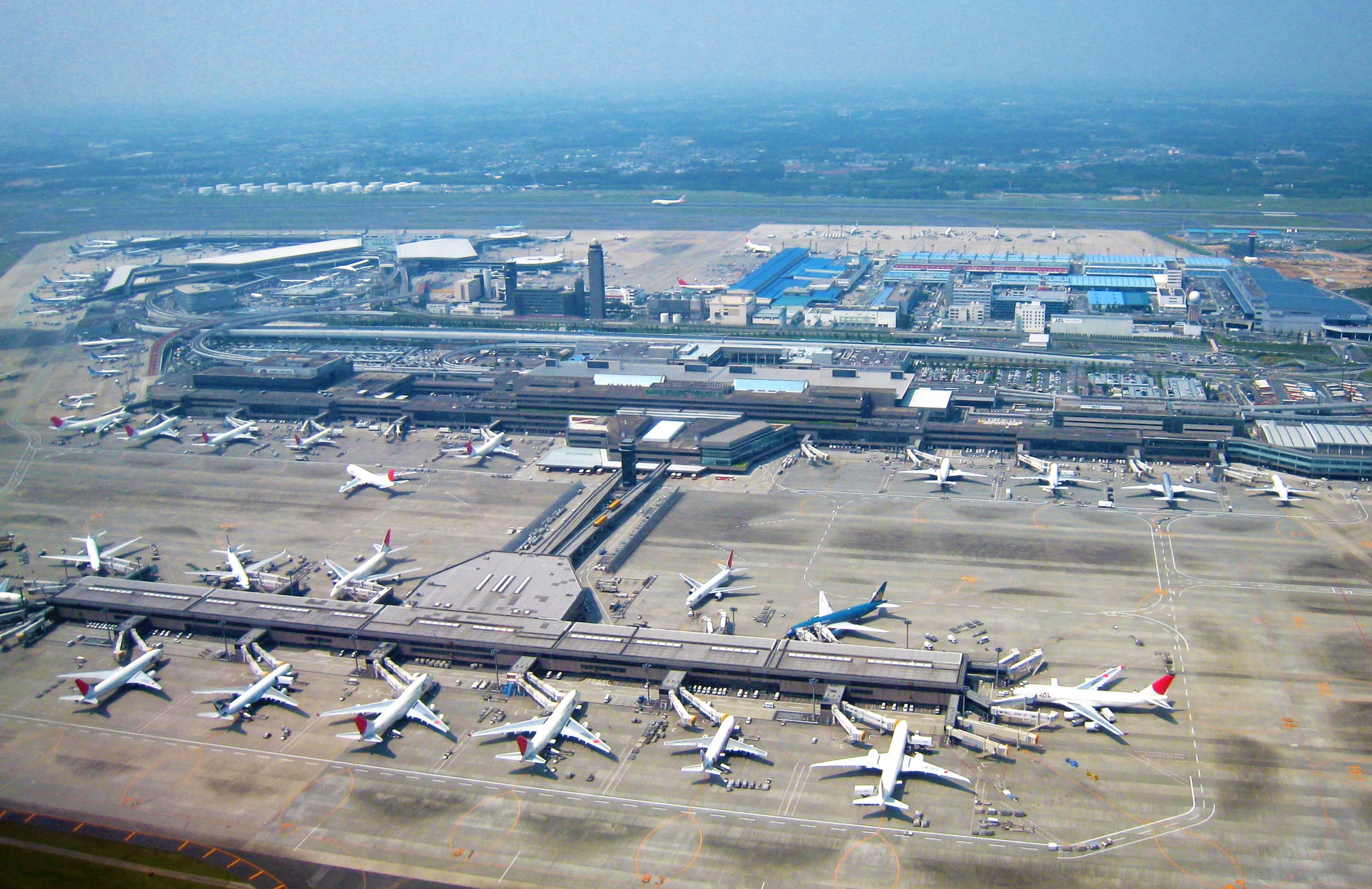 成田空港ターミナル外観
