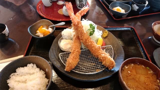 MOMOYA