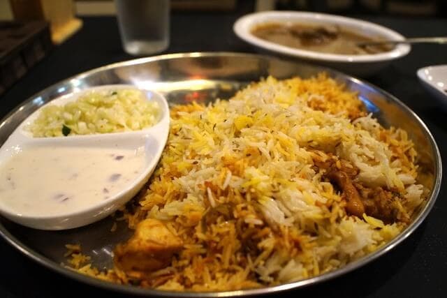 ALI'S KITCHEN