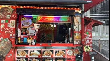 KEDAI KEBAB HALAL DI DEPAN TOKYO HANDS di SHIBUYA